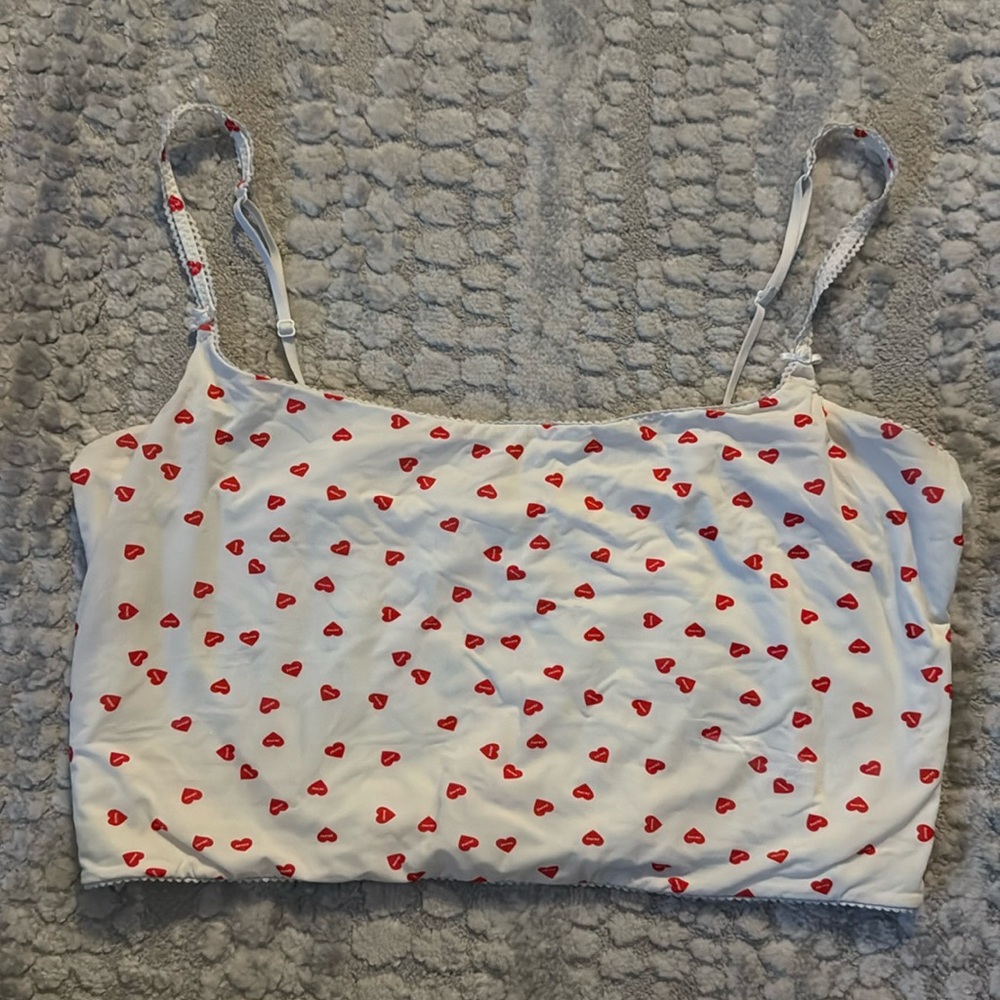 Skims Valentine's collection tank top in a size XL!